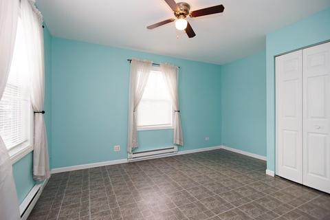 22 E Pine St, Streamwood, IL 60107 photo 5