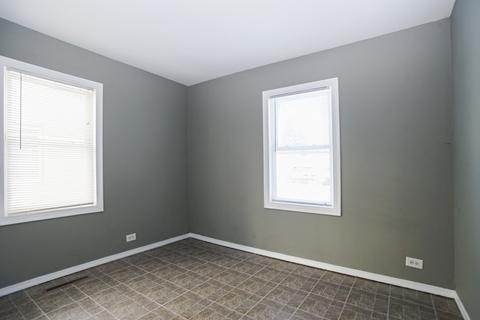 22 E Pine St, Streamwood, IL 60107 photo 6