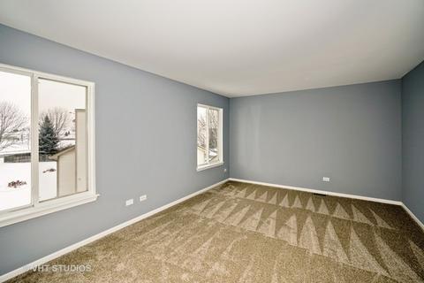 2437 Smithfield Ct, Aurora, IL 60503 photo 7