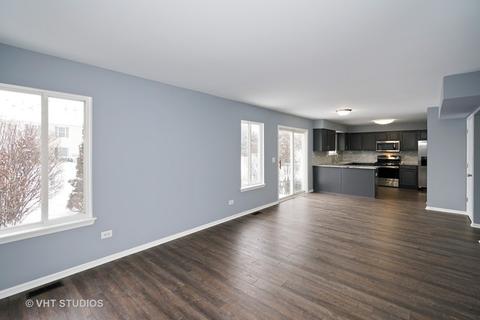 2437 Smithfield Ct, Aurora, IL 60503 photo 4