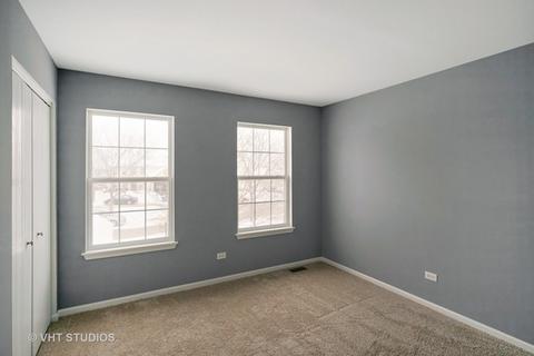 2437 Smithfield Ct, Aurora, IL 60503 photo 8
