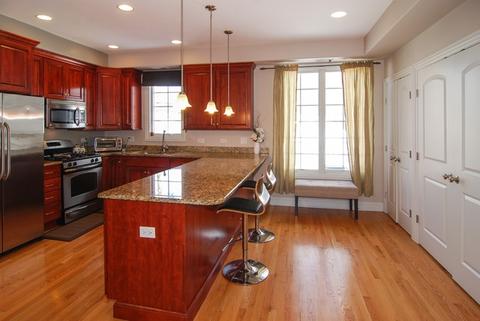 9523 Shields Ave, Brookfield, IL 60513 photo 4