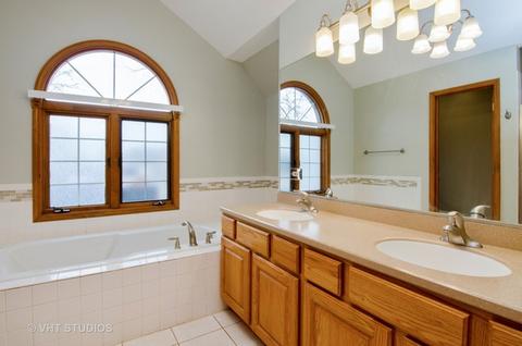 885 Pearson Rd, Cary, IL 60013 photo 10