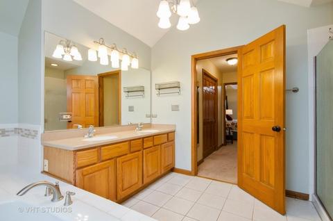 885 Pearson Rd, Cary, IL 60013 photo 9