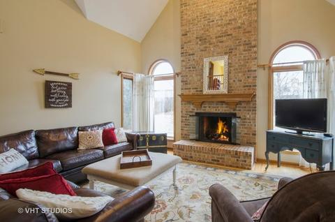 885 Pearson Rd, Cary, IL 60013 photo 3