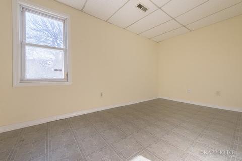 8521 S 77th Ct, Bridgeview, IL 60455 photo 17
