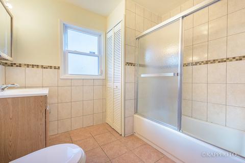 8521 S 77th Ct, Bridgeview, IL 60455 photo 22