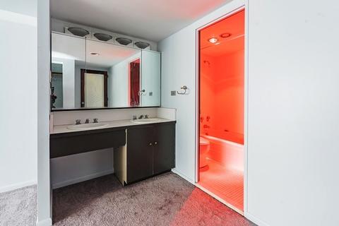 175 E Delaware Pl #8408, Chicago, IL 60611 photo 14