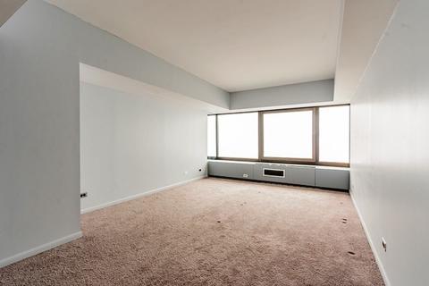 175 E Delaware Pl #8408, Chicago, IL 60611 photo 11