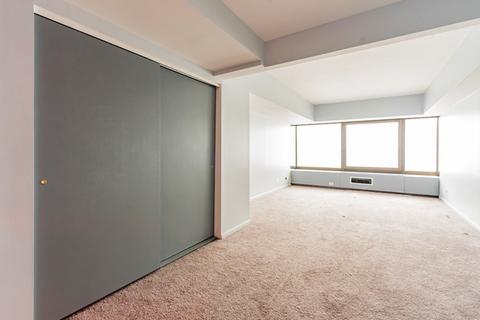 175 E Delaware Pl #8408, Chicago, IL 60611 photo 10