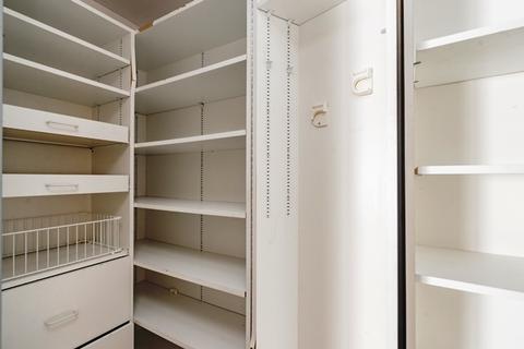 175 E Delaware Pl #8408, Chicago, IL 60611 photo 28