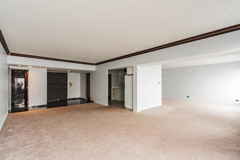 175 E Delaware Pl #8408, Chicago, IL 60611 photo 3