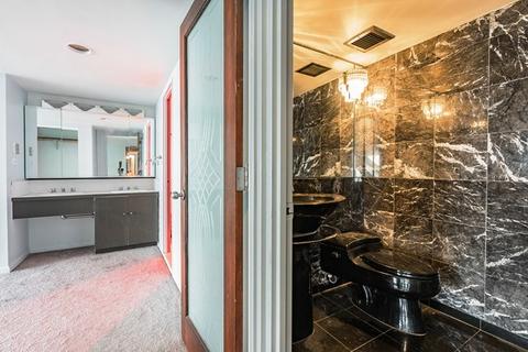 175 E Delaware Pl #8408, Chicago, IL 60611 photo 31