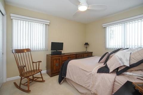 591 Milton Ln, Hoffman Estates, IL 60169 photo 8