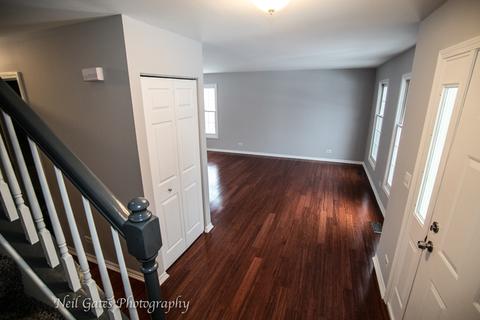 1214 Cimarron Dr, Cary, IL 60013 photo 2