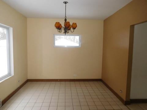 719 E Benton St, Aurora, IL 60505 photo 3