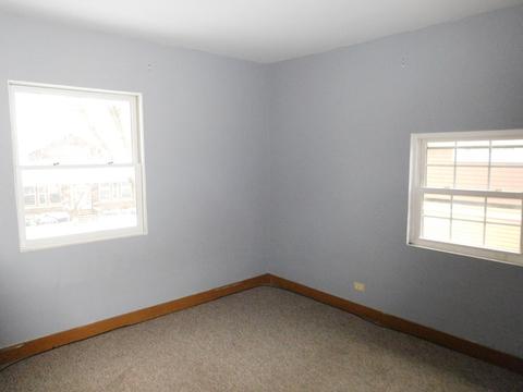 719 E Benton St, Aurora, IL 60505 photo 9