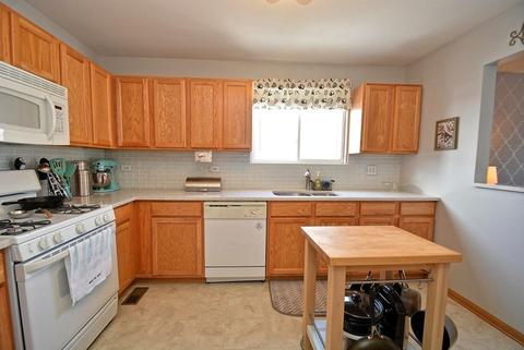 836 Symphony Dr, Aurora, IL 60504 photo 9