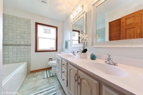 1995 Fairway Ct, Hoffman Estates, IL 60169 photo 16