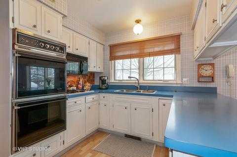 1580 Burning Trl, Wheaton, IL 60189 photo 4