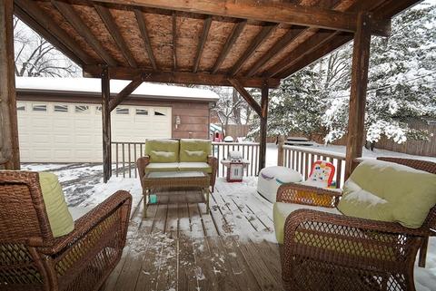 6932 Olympic Dr, Bridgeview, IL 60455 photo 17