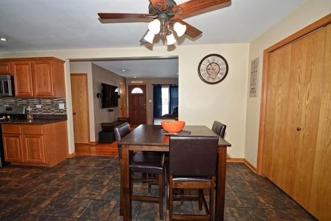 6932 Olympic Dr, Bridgeview, IL 60455 photo 9