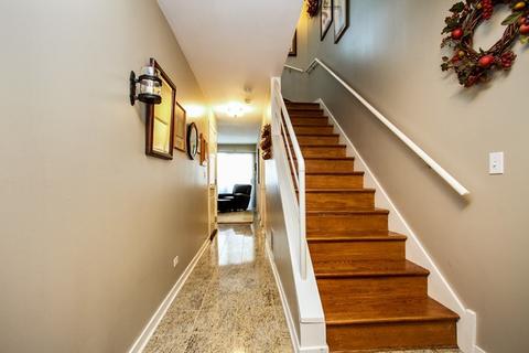 516 E 32nd St #C, Chicago, IL 60616 photo 2