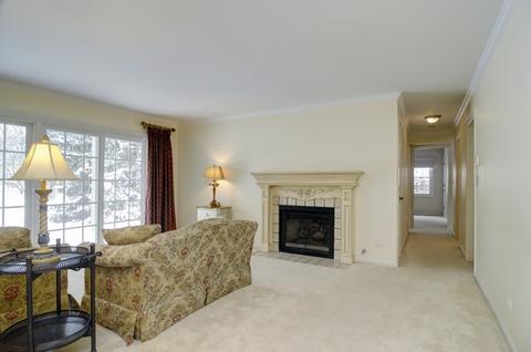 1907 Gresham Cir #A, Wheaton, IL 60189 photo 4