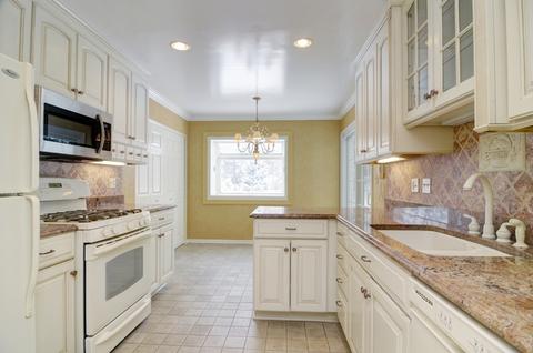 1907 Gresham Cir #A, Wheaton, IL 60189 photo 8