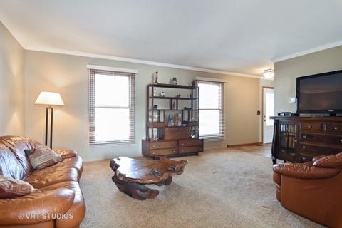 4330 Haman Ct, Hoffman Estates, IL 60192 photo 2
