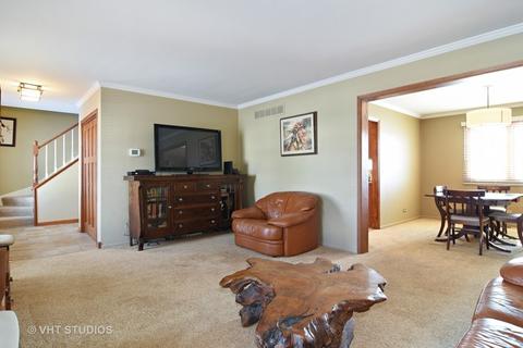 4330 Haman Ct, Hoffman Estates, IL 60192 photo 3