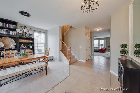 204 Atwell St, Elgin, IL 60124 photo 4
