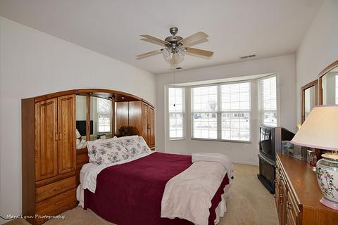2539 Edgewater Dr, Elgin, IL 60124 photo 22