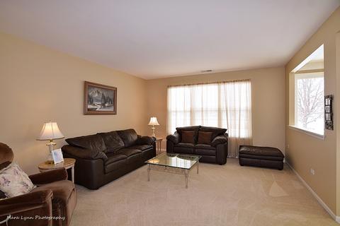 2539 Edgewater Dr, Elgin, IL 60124 photo 13