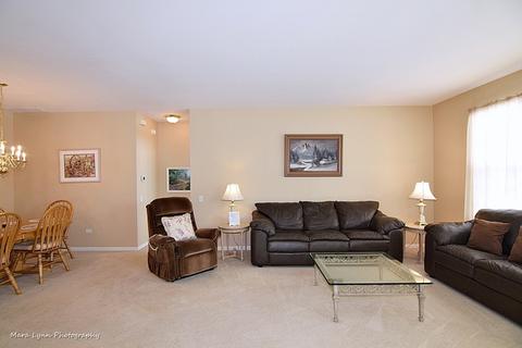2539 Edgewater Dr, Elgin, IL 60124 photo 14