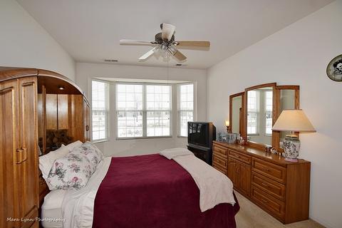 2539 Edgewater Dr, Elgin, IL 60124 photo 24