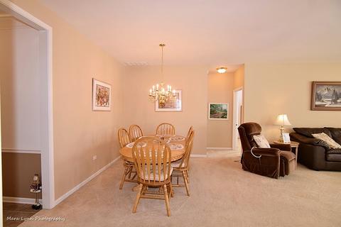 2539 Edgewater Dr, Elgin, IL 60124 photo 9