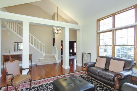 1450 Della Dr, Hoffman Estates, IL 60169 photo 8
