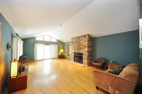 2120 Beechnut Rd, Northbrook, IL 60062 photo 5
