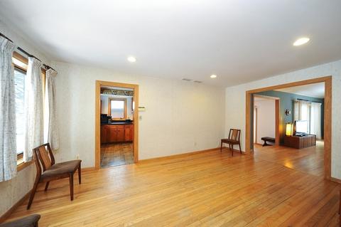 2120 Beechnut Rd, Northbrook, IL 60062 photo 4