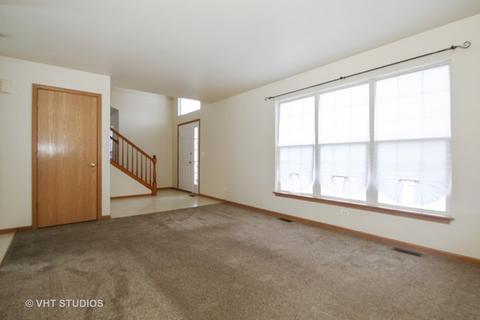 908 Dewey St, Harvard, IL 60033 photo 2