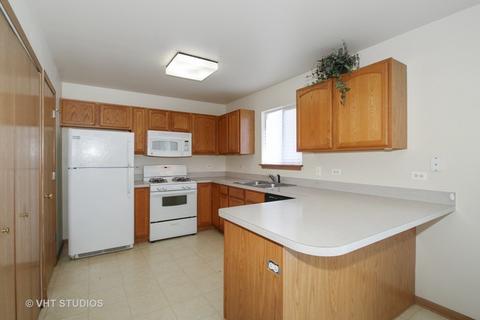 908 Dewey St, Harvard, IL 60033 photo 3
