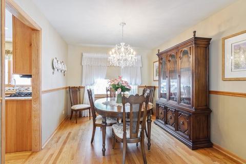 1160 Honeysuckle Dr, Wheeling, IL 60090 photo 5