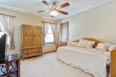 1160 Honeysuckle Dr, Wheeling, IL 60090 photo 11