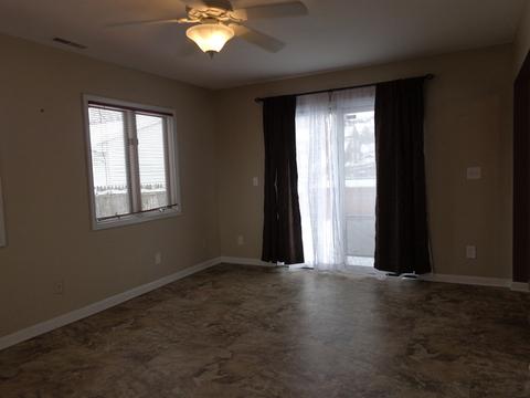 528 Park Ave, Sycamore, IL 60178 photo 9