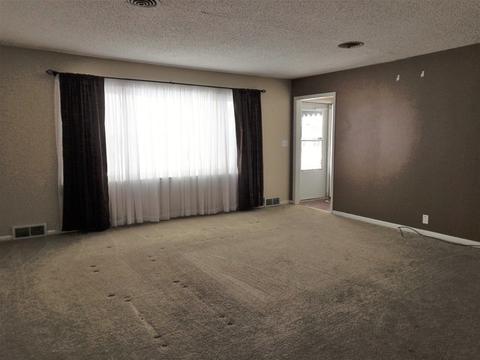 528 Park Ave, Sycamore, IL 60178 photo 2
