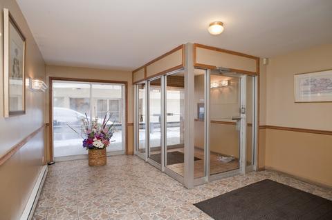 7432 Washington St #307, Forest Park, IL 60130 photo 2