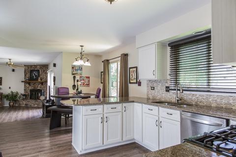 710 Heather Ln, Bartlett, IL 60103 photo 4