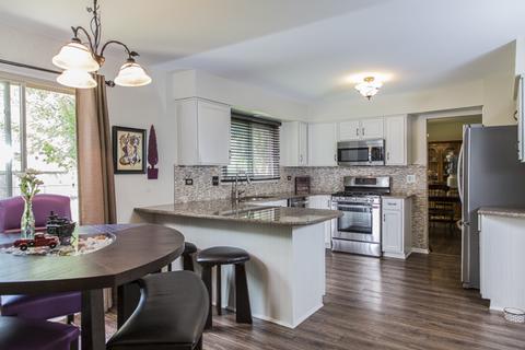710 Heather Ln, Bartlett, IL 60103 photo 5
