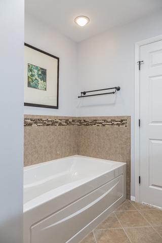 801 W Beechtree Ln, Bartlett, IL 60103 photo 16